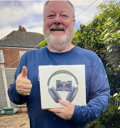 Steven Wins the Apple AirPods Max